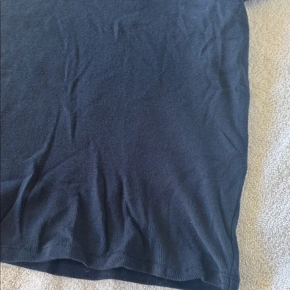 Hollister Short Sleeve Navy Crew Tee - Picture 10 of 11